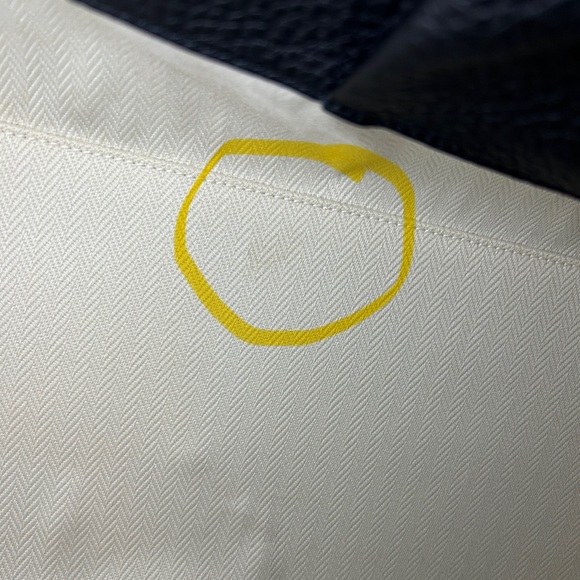 The Row Soft Margaux 17 - Black Grained Leather - Picture 13 of 13